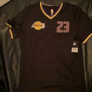 NBA LEBRON JAMES LAKERS WARM UP STYLE T-Shirt, M